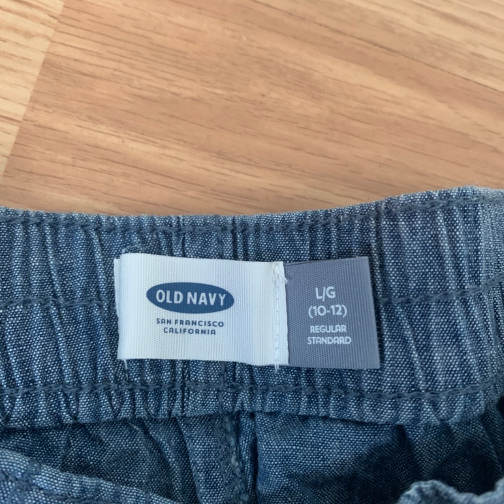 Old Navy shorts - Picture 2 of 2